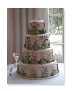 fashion wedding cake with flowers patterns