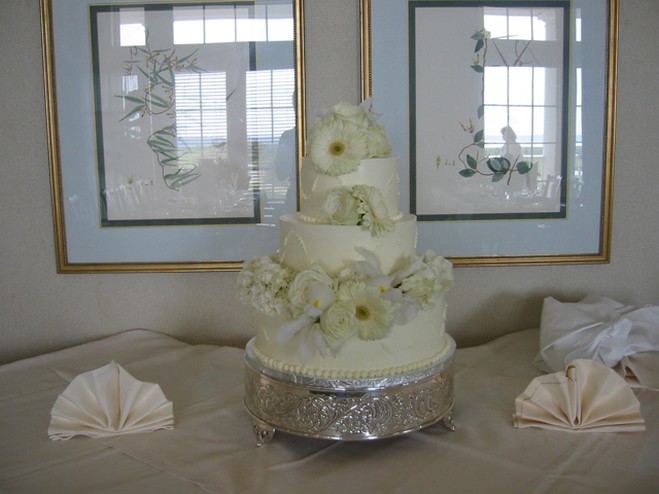 image of elegant Wedding cake with white flowers