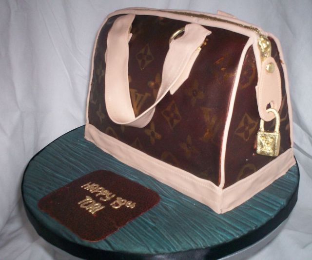 Designer handbag birthday cake.JPG