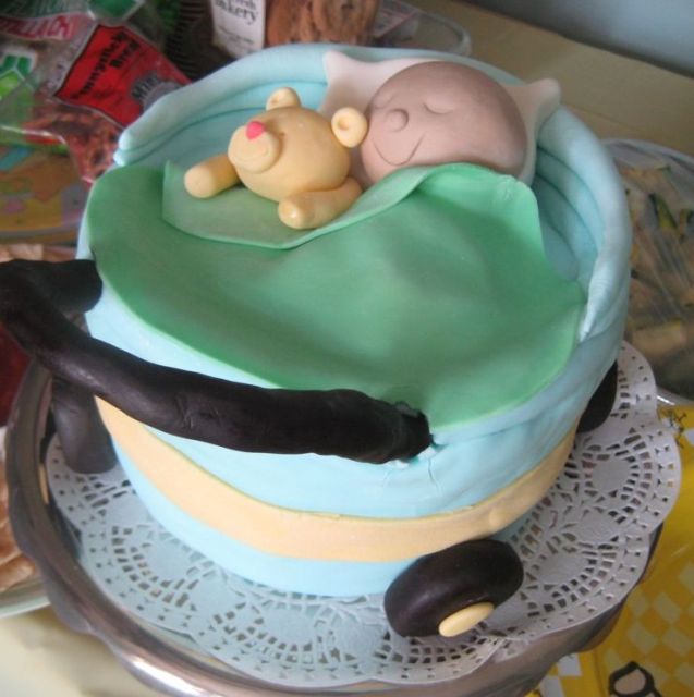 Baby shower cake with baby and teddy bear and blanket.JPG