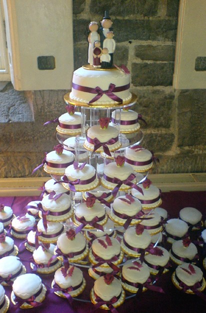 cup cakes for wedding with alot of style