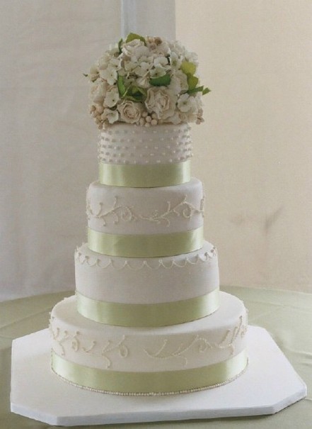 White and sage Wedding Cake_wedding cake magazine