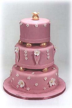 Pink wedding with gold and white flowers