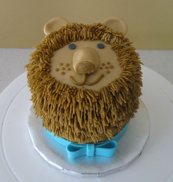 Small lion birthday cake.JPG