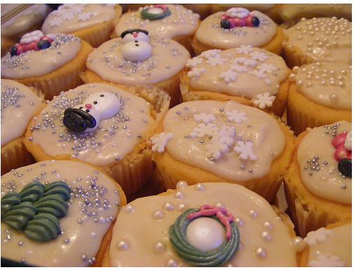 Christmas cupcakes pictures.JPG