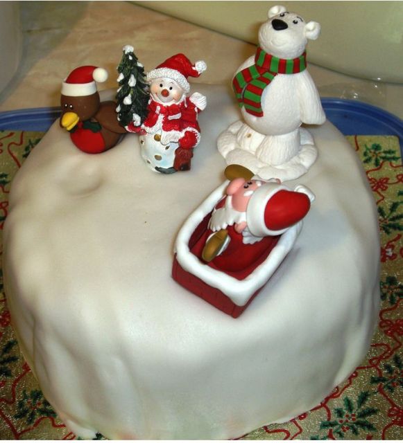 Christmas theme cakes.JPG