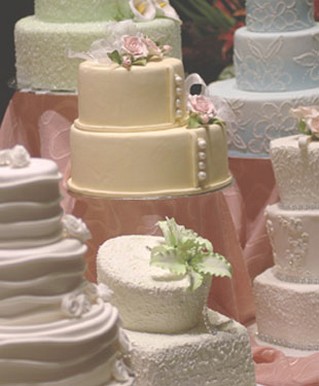 modern looking Wedding Cakes