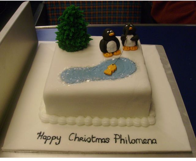 Picture of cute Christmas cake.JPG