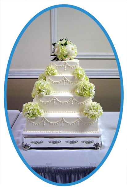 cakeWedding with green floral