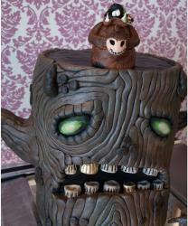 Scary tree halloween cake photo.JPG