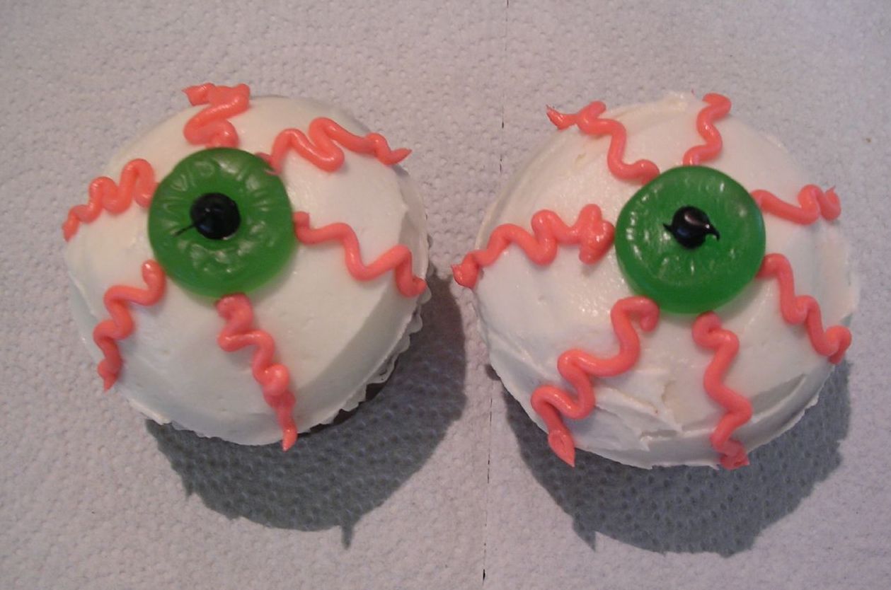 Eyeballs cupcakes images.JPG