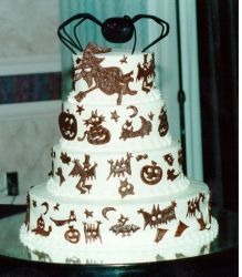 Halloween wedding cake photo.JPG