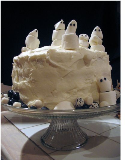 Image of ghst cake in total white.JPG