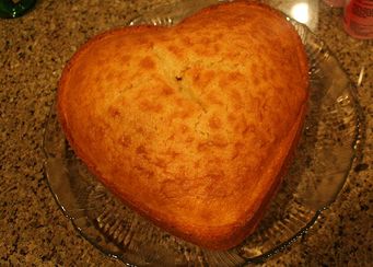 Making valentines cake.JPG