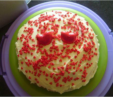 Picture of valentine day cake.JPG