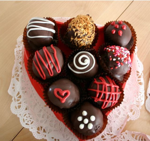 Valentine chocolate box.JPG