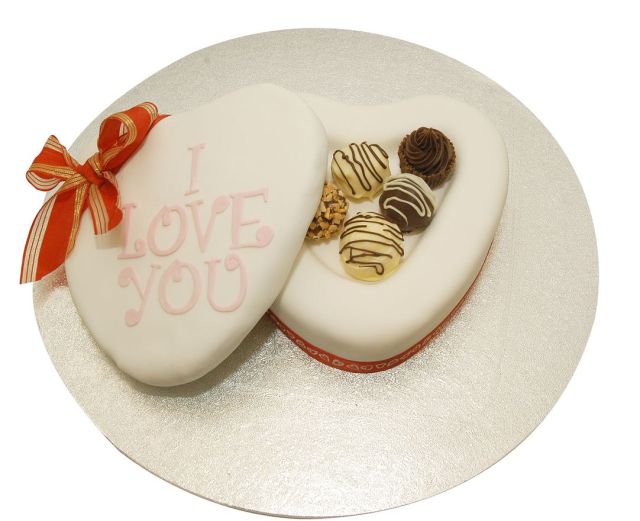Cohocolate Truffles Valentine Cake in heart shape.JPG