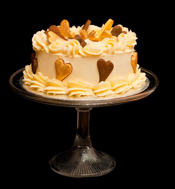 Elegant valentines cake with chocolate and golden heartas.JPG