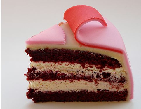 Elegant valentines day cake.JPG