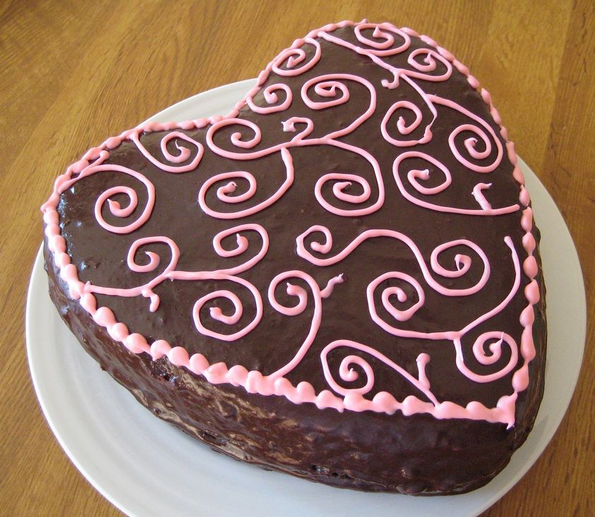 Heart chocolate valentine cake.JPG