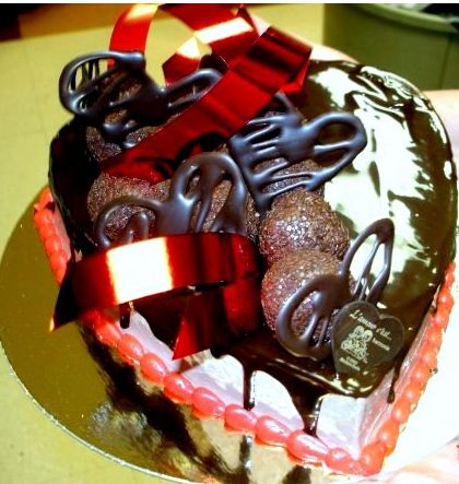 Image of valentines heart cakes.JPG