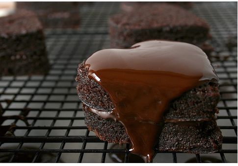 Mini heart shaped valentines cake in dark chocolate.JPG