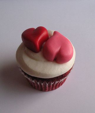 Valentines cup cake image.JPG