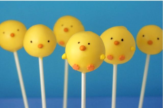 Easter Cake Pops with chicks faces.JPG