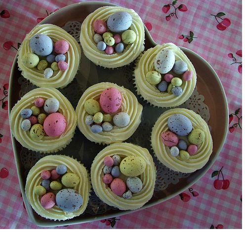 easter cakes cupcakes with small egss.JPG