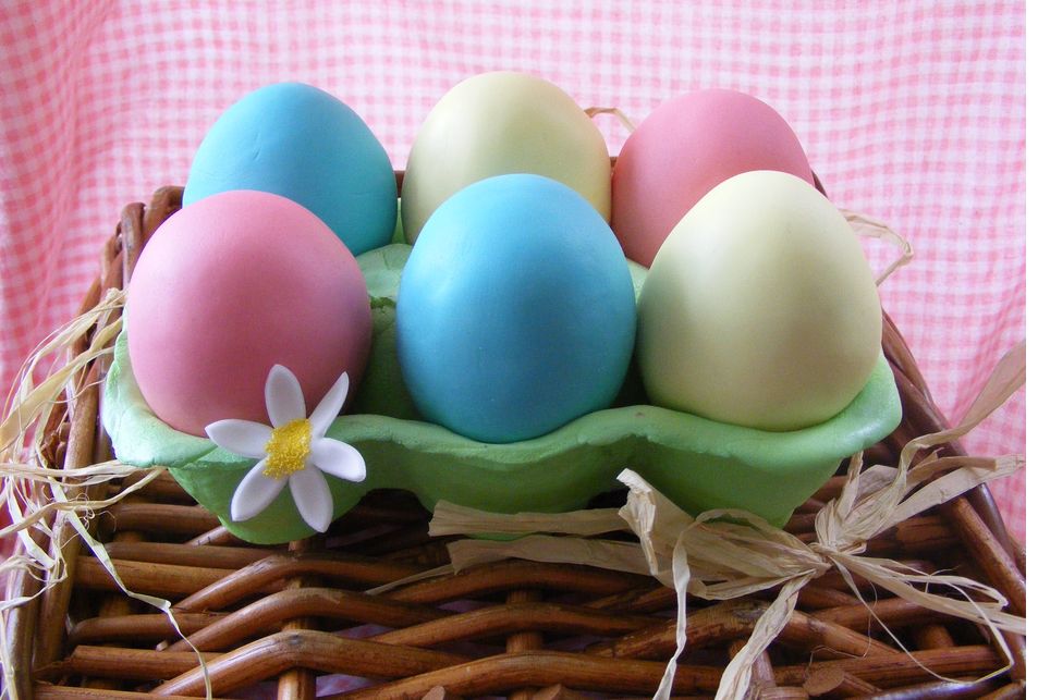 Colorful easter eggs cake phot.JPG