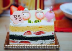 Cute Layered Japanese Cake with Green Tea & Fresh Strawberries.JPG