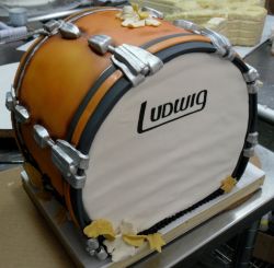 Ludwig drum cake.JPG
