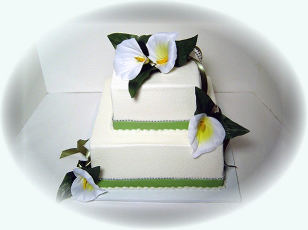 wedding cake pictures with lilies
