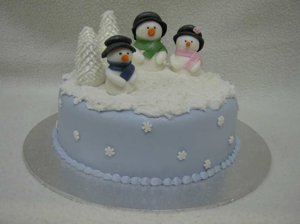 Three snowmen cake for Christmas.PNG