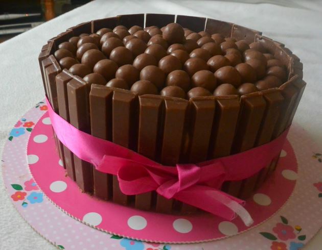 Chocolate pinata cake with chocolate balls as cake decoration.JPG