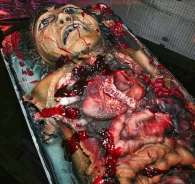 Scary Gross Halloween Cakes pictures.JPG