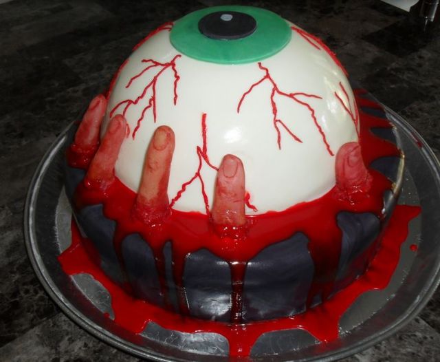 Giant eyeball halloween cake.JPG