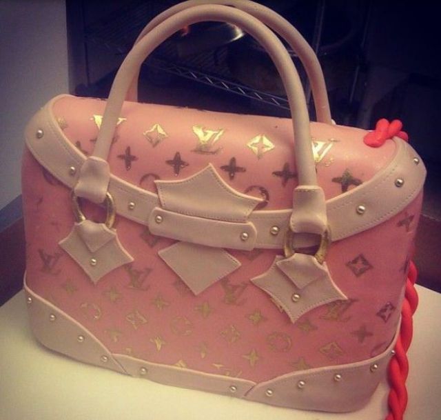 Pink Louis Vuitton purse cake image.JPG