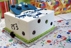 Video Game Birthday Cake with XBox Controller.JPG
