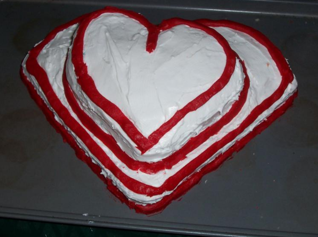 White heart shape valentitne with red lines.PNG