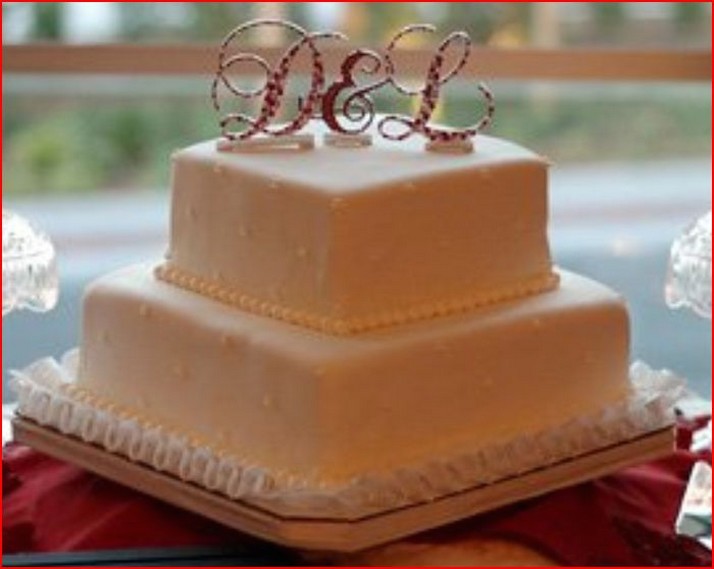 Almond chocolate butter cream wedding cake.jpg