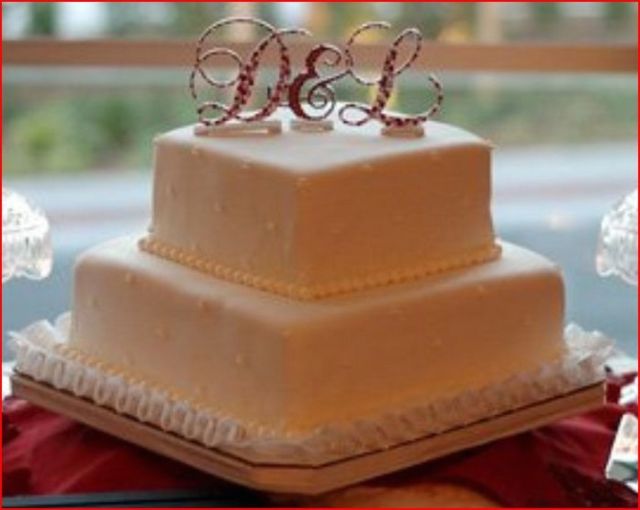 Almond chocolate butter cream wedding cake.jpg
