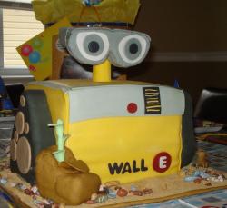 Wall-E cake.JPG