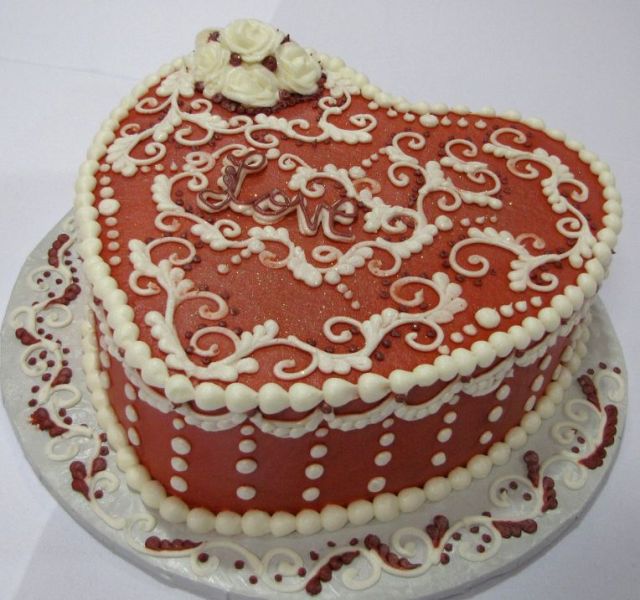 Heart shaped Love cake in chocolate and white pearls.JPG