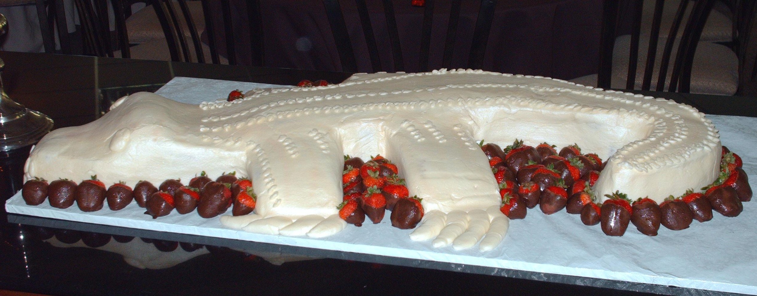 Alligator grooms cakeJPG.jpg