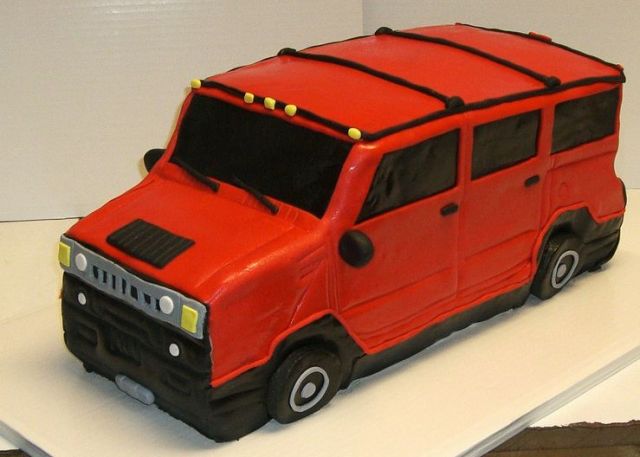 Red fondant Hummer cake.JPG