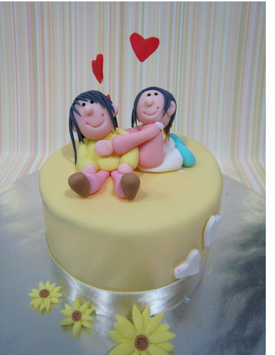 Mother's Day Cake with cute cake topper.PNG