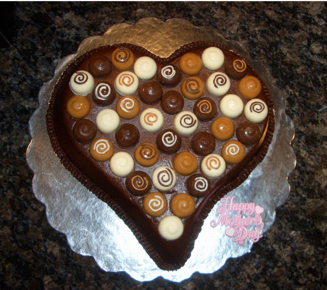 Chocolate heart mother's day cake picture.PNG