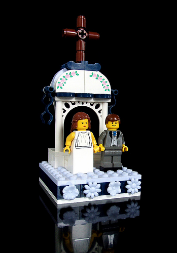 Lego wedding cake topper.PNG