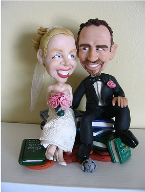 Portrait wedding cake topper decor idea.PNG